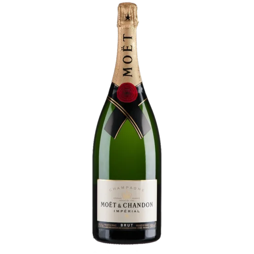 Una botella de Champagne Moët & Chandon Brut Impérial 750. La botella tiene un cuerpo de vidrio verde con un cuello envuelto en papel de aluminio dorado y presenta la marca Moët. La etiqueta en la parte delantera es blanca con texto negro y un borde dorado, que indica el nombre del champán.